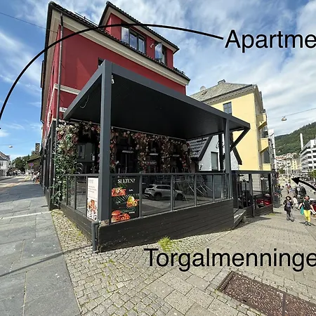 Romslig Midt I Sentrum - Komfort Med Kvalitetsenger Og Dyner