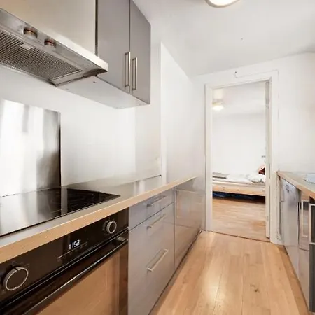 Romslig Midt I Sentrum - Komfort Med Kvalitetsenger Og Dyner