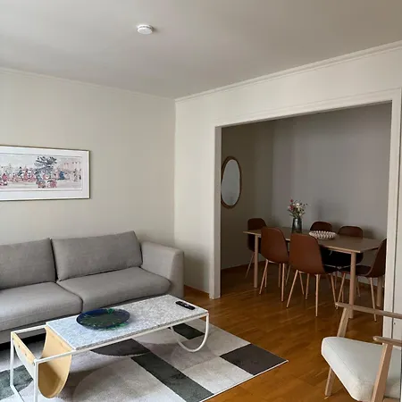 Romslig Midt I Sentrum - Komfort Med Kvalitetsenger Og Dyner