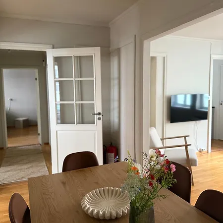 Apartment Romslig Midt I Sentrum - Komfort Med Kvalitetsenger Og Dyner Bergen