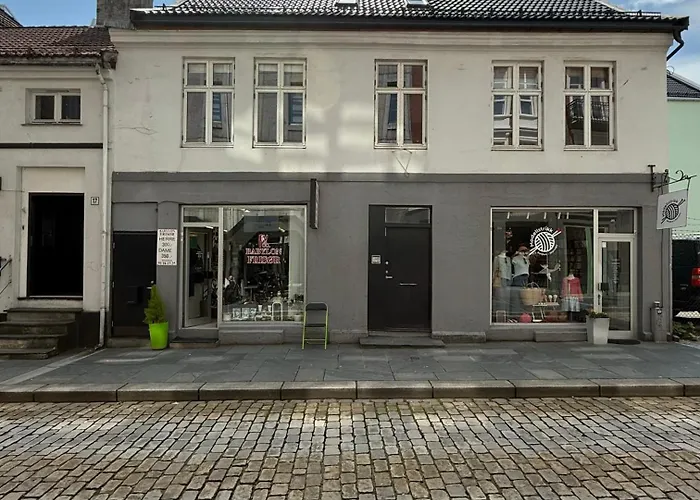 Romslig Midt I Sentrum - Komfort Med Kvalitetsenger Og Dyner *