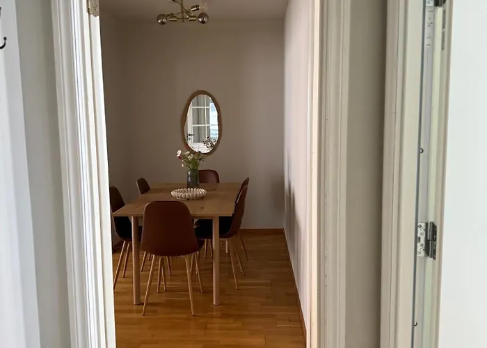 Romslig Midt I Sentrum - Komfort Med Kvalitetsenger Og Dyner Διαμέρισμα *